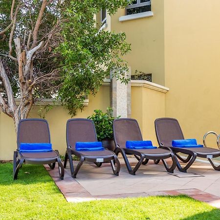 Chic 4Br Villa With Assistant Room And Private Pool On Palm Jumeirah By Deluxe Holiday Homesドバイ エクステリア 写真