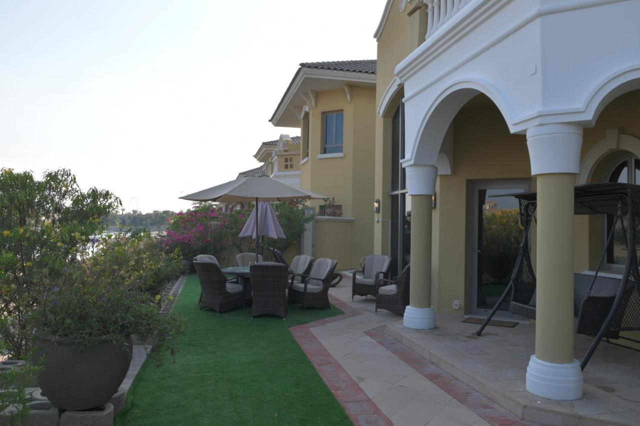 Chic 4Br Villa With Assistant Room And Private Pool On Palm Jumeirah By Deluxe Holiday Homesドバイ エクステリア 写真
