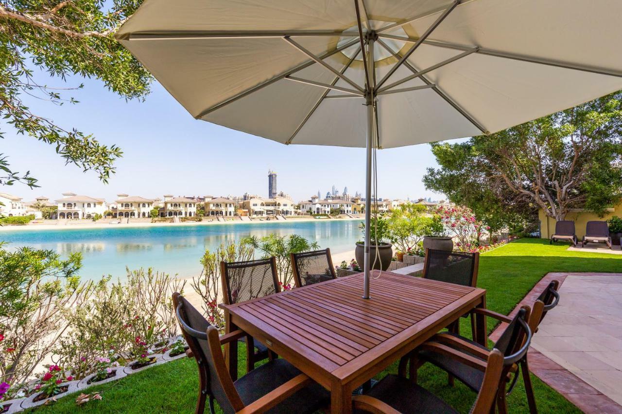 Chic 4Br Villa With Assistant Room And Private Pool On Palm Jumeirah By Deluxe Holiday Homesドバイ エクステリア 写真